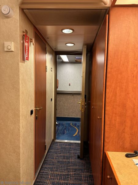 Entrance to room 4142