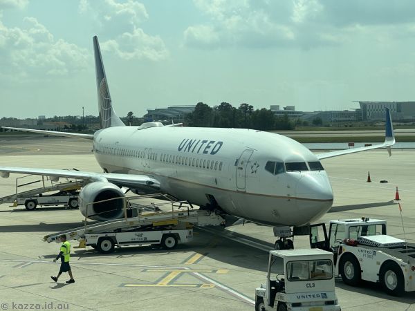 United Boeing 737-900(ER) N67846 at Orlando Airport