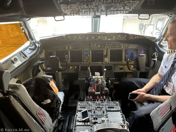Inside the cockpit of United Boeing 737-900(ER) N67846