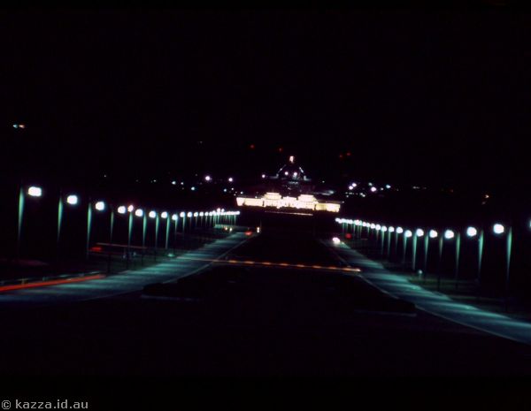1986 - Anzac Parade from the War Memorial