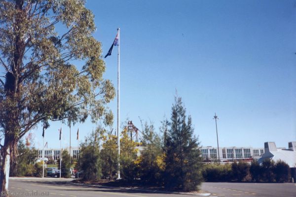1986 - State Circle looking towards New Parliament House