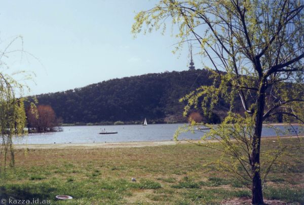 1986 - Black Mountain from Black Mountain Peninsula