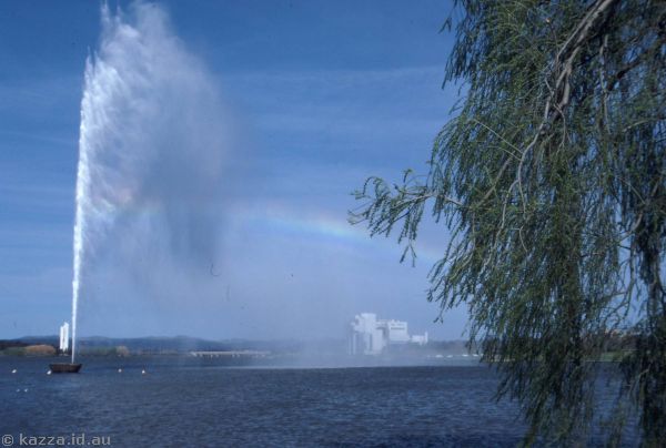 1986 - Captain Cook Fountain and Lake Burley Griffin