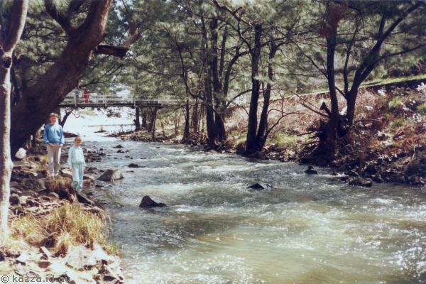 1986 - Cotter River and footbridge