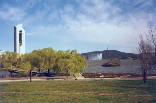 1986 - National Carillon and Lake Burley Griffin