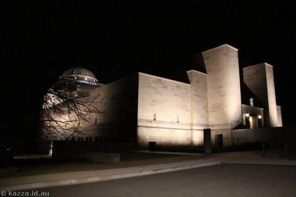 2016 - Australian War Memorial by night