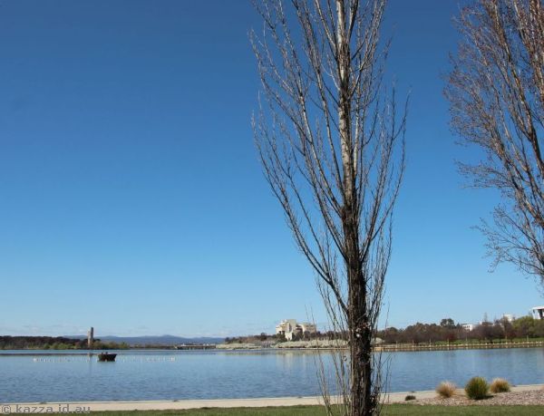 2016 - Captain Cook Fountain and Lake Burley Griffin