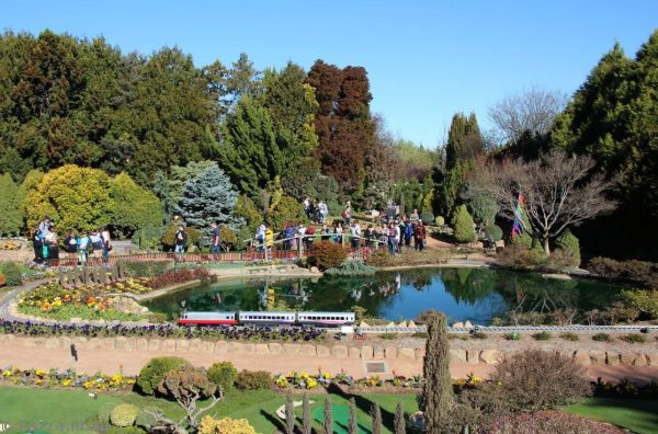 2016 - Cockington Green from the elevated platform