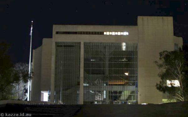 2016 - High Court of Australia by night