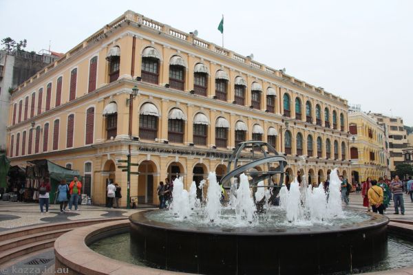 Historic buildings and fountain in Senado Square