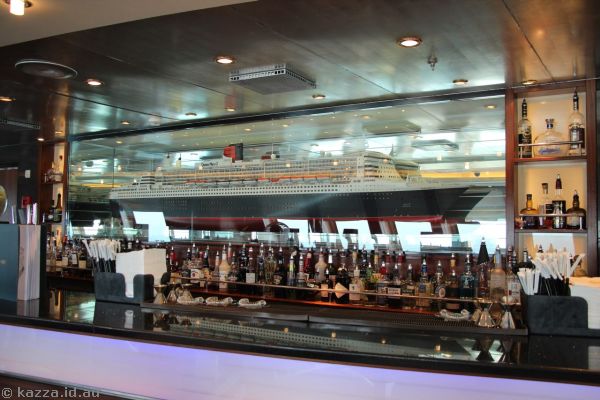 Model of the Queen Mary 2 in the Commodore Club