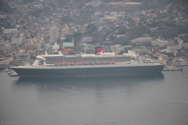 Queen Mary 2 from Mt Inasa