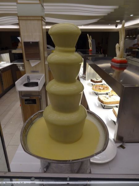 White chocolate fountain in Kings Court