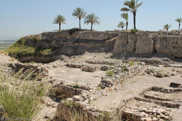 Temples area (early bronze age)