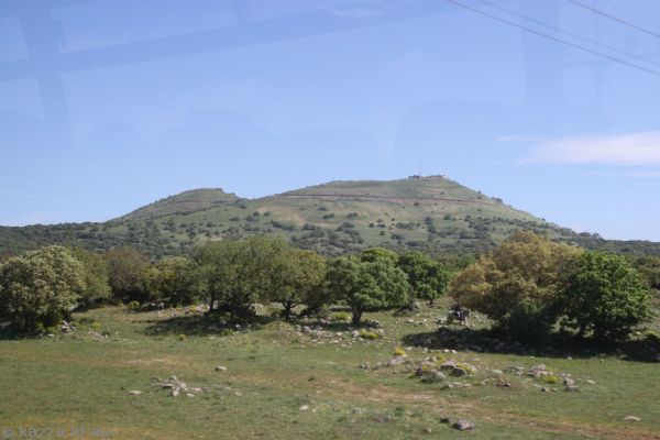Mount Bental (left) and Mount Avital (right)