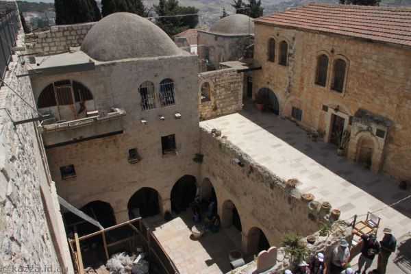 Courtyard outside the Room of the Last Supper