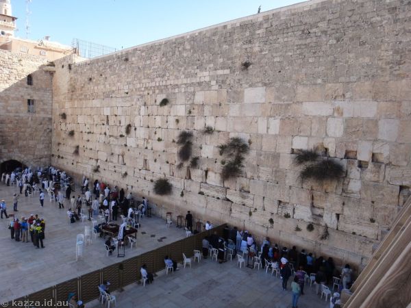 View of the Wailing Wall from the walkway up to the Temple Mount