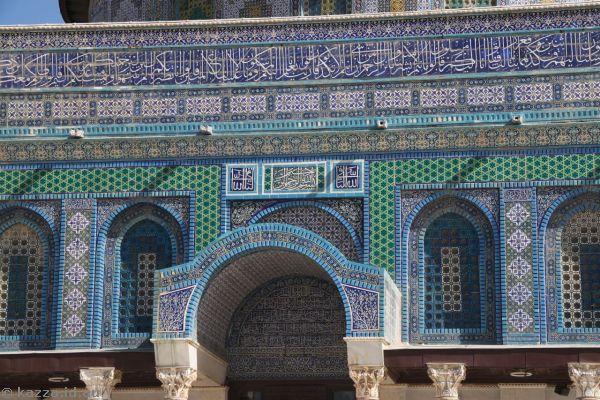 Tiled decorations on the Dome of the Rock