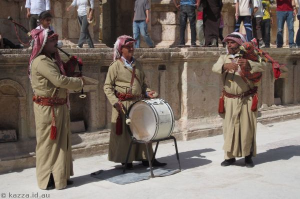 Bagpipers and drummer playing in the Southern Theatre<br/>Photo by Mum