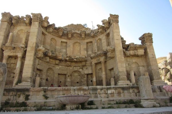 The Jerash Nymphaeum<br/>Photo by Mum