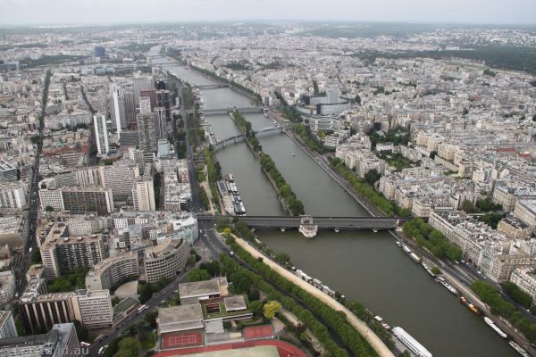View southwest down the Seine