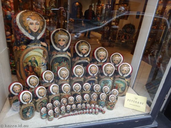 Sixty five nested Russian dolls!!  Peterhof.fr