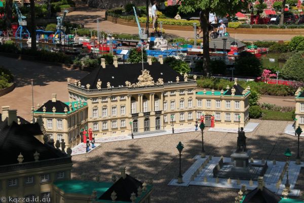 Amalienborg - Royal Palace in Copenhagen in Miniland
