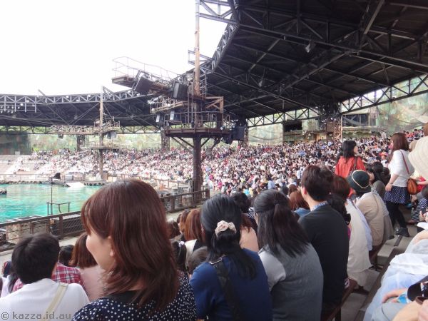 Crowds at the Water World show