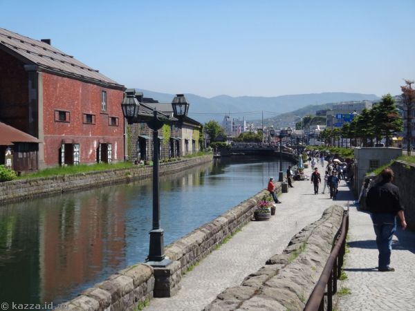 View south along Otaru Canal