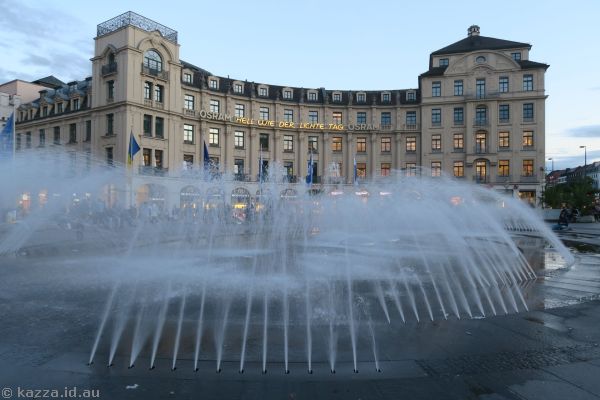 Fountain in Karlsplatz<br>Photo by Mum