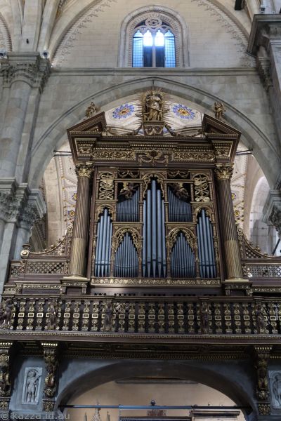 Organ in Saint Mary Assunta Cathedral