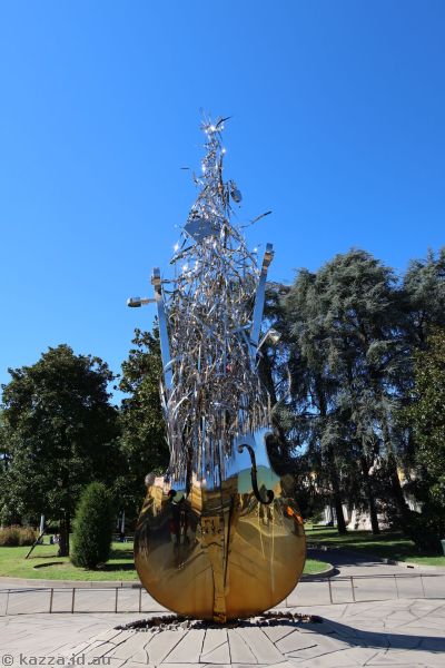 Violino sonoro - Violin sculpture