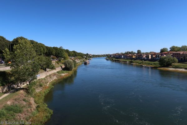 View east along the Ticino River from Ponte Coperto