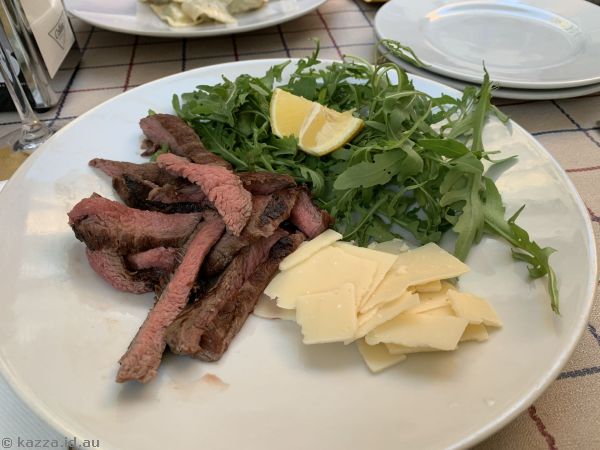 Tagliata con Rucola e Grana (grilled beef with rocket and grana cheese) (15 EUR)