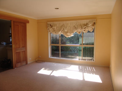 The empty sun, er, lounge room