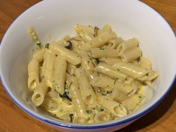 Creamy penne mussels