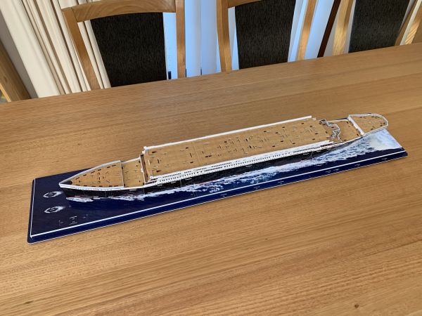 Titanic model dismantle