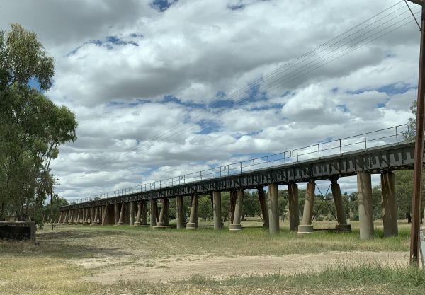 Wagga rail bridge