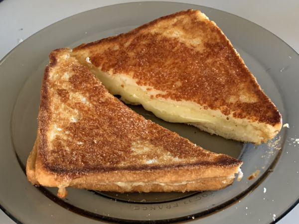 Pizza cheese melt sandwich