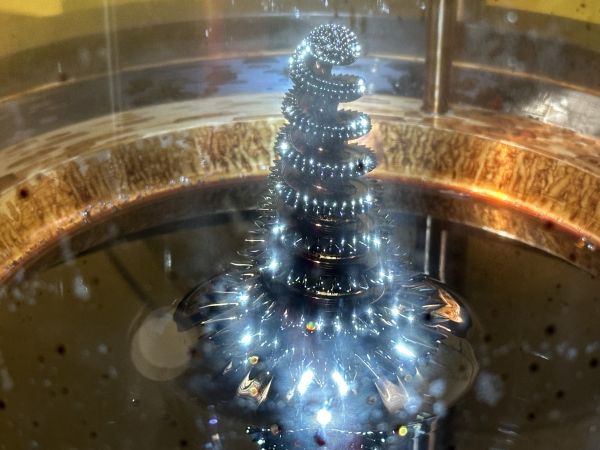 Questacon ferro fluid