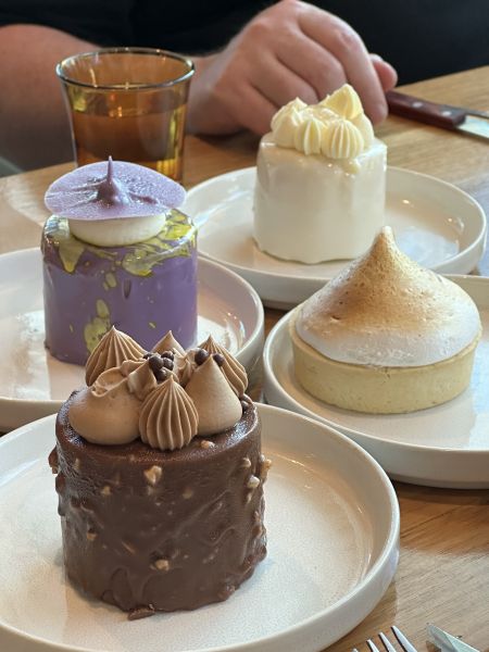 Space Kitchen cakes