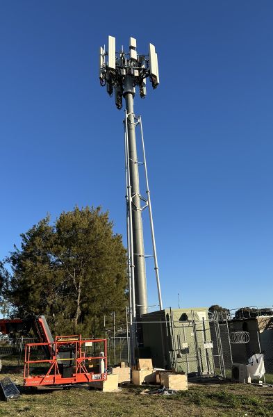 New mobile phone tower head