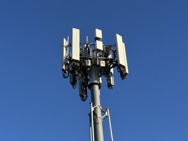 New mobile phone tower head