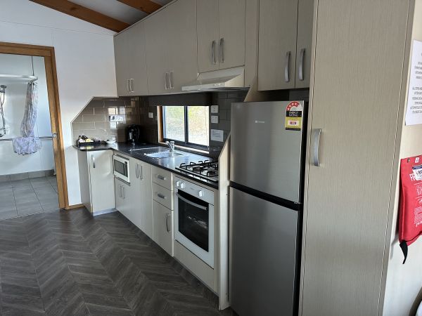 Kitchenette in our cabin at Reflections Burrinjuck