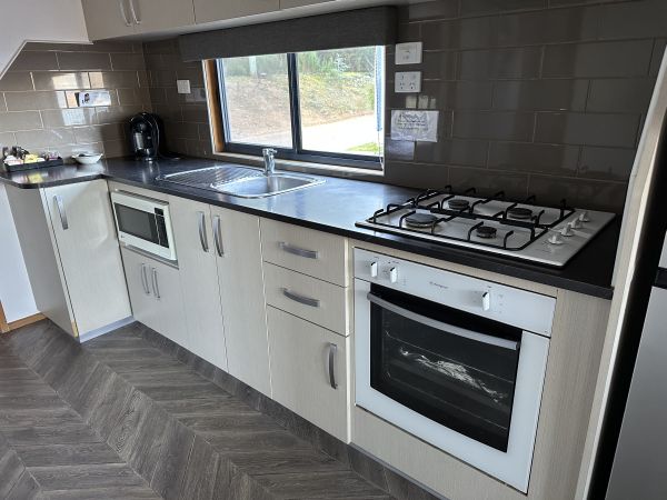 Kitchenette in our cabin at Reflections Burrinjuck