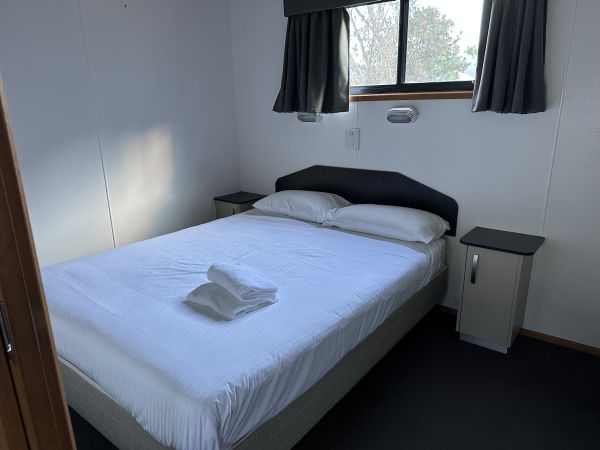 Bedroom in our cabin at Reflections Burrinjuck