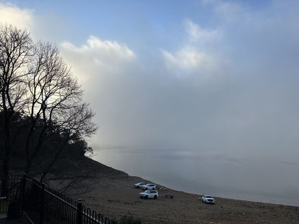Sunrise and fog at Lake Burrinjuck