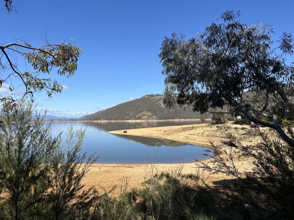 Lake Burrinjuck