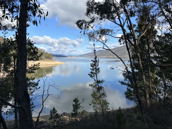 Lake Burrinjuck