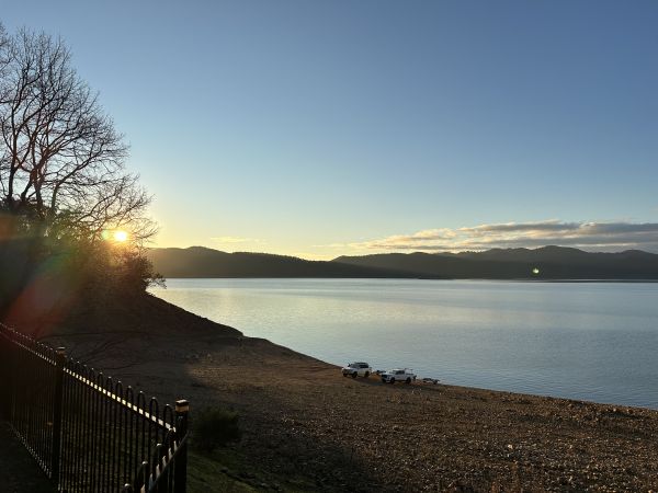 Sunrise over Lake Burrinjuck